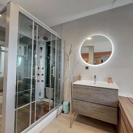 Avec Terrasse Privee - Jacuzzi, Sauna Cuisine Equipee * Reims